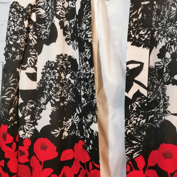 Sisley red, black and white floral crepe jacket, size 4 NWT - Picture 2 of 7